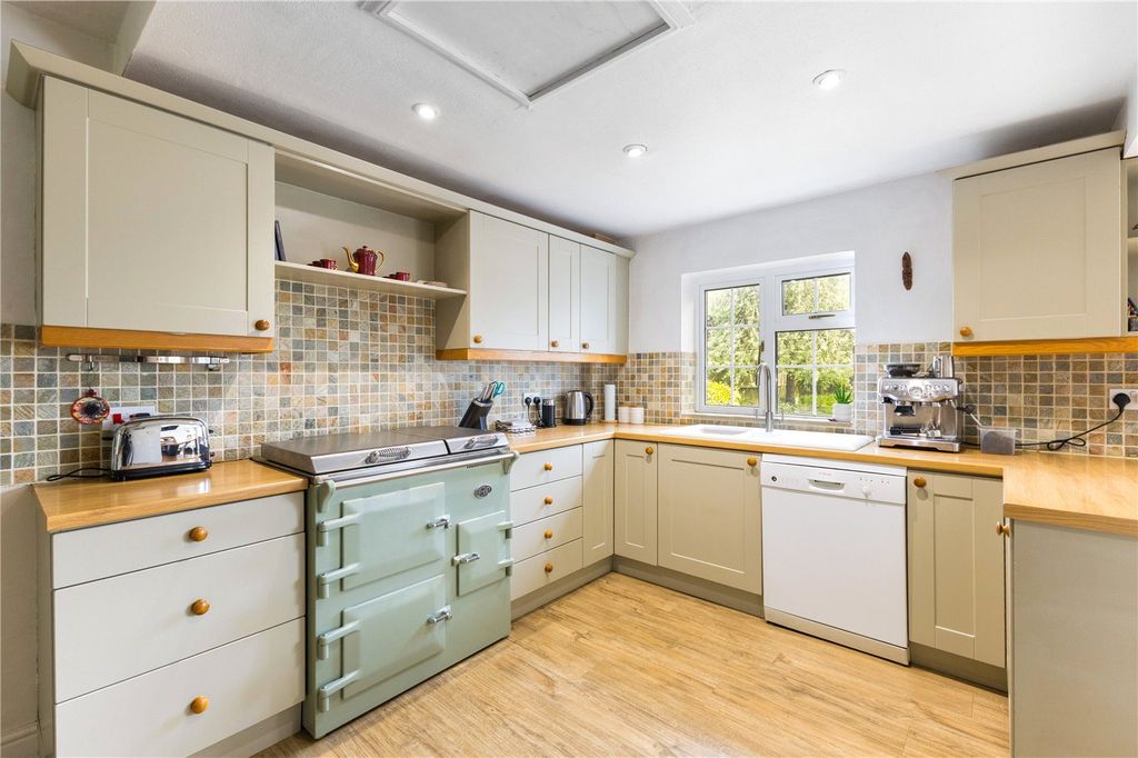 Property photo 2 of 16 Kitchen
