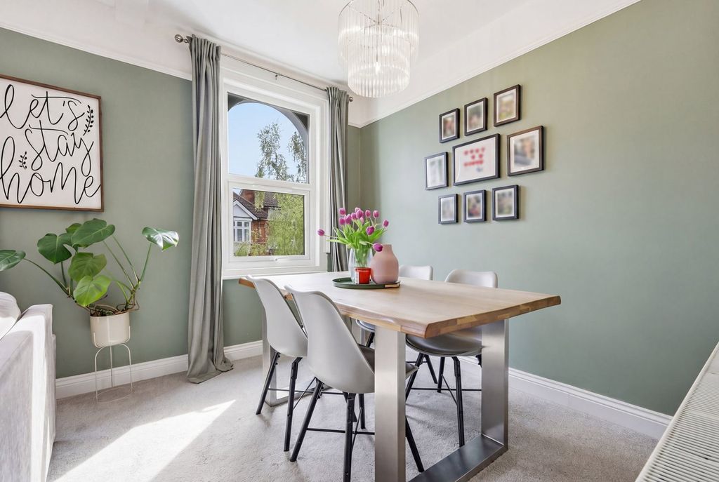 Property photo 3 of 32