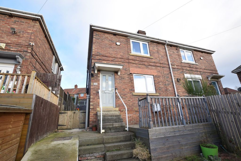 Property photo 3 of 8 External