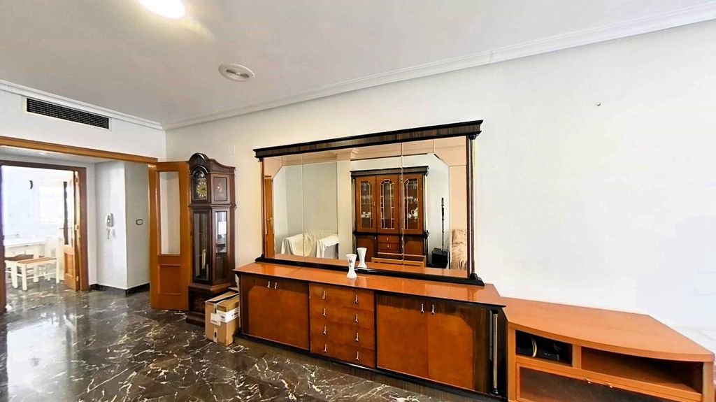 Property photo 3 of 37