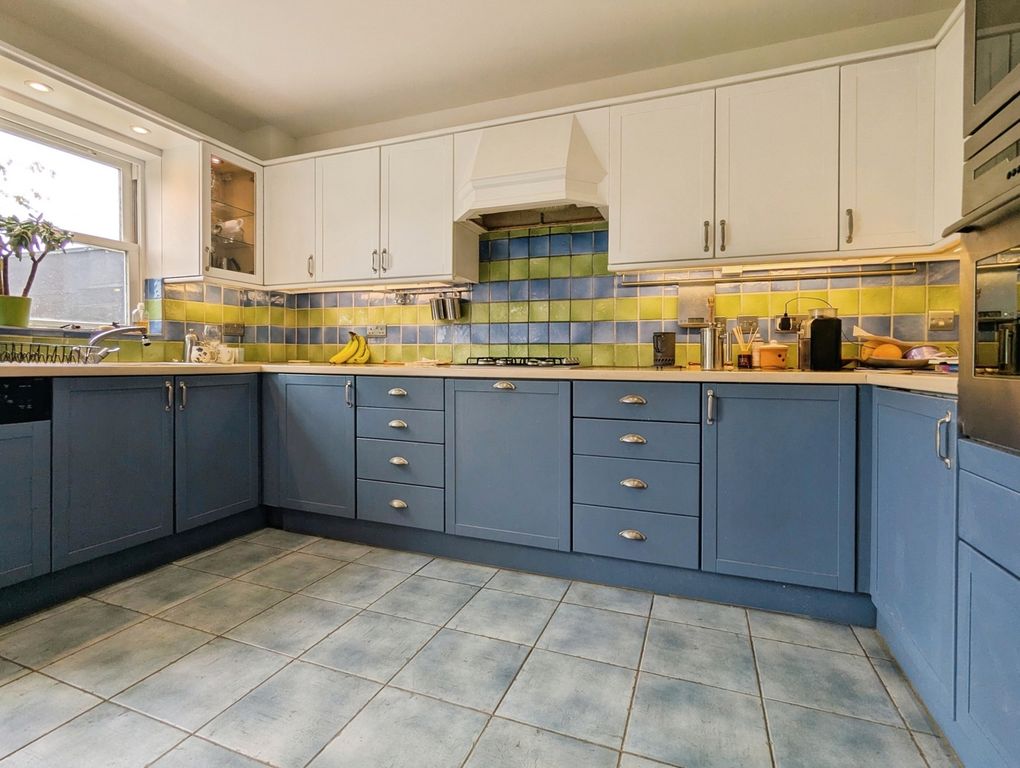 Property photo 2 of 19 Pbox-Img.Jpg