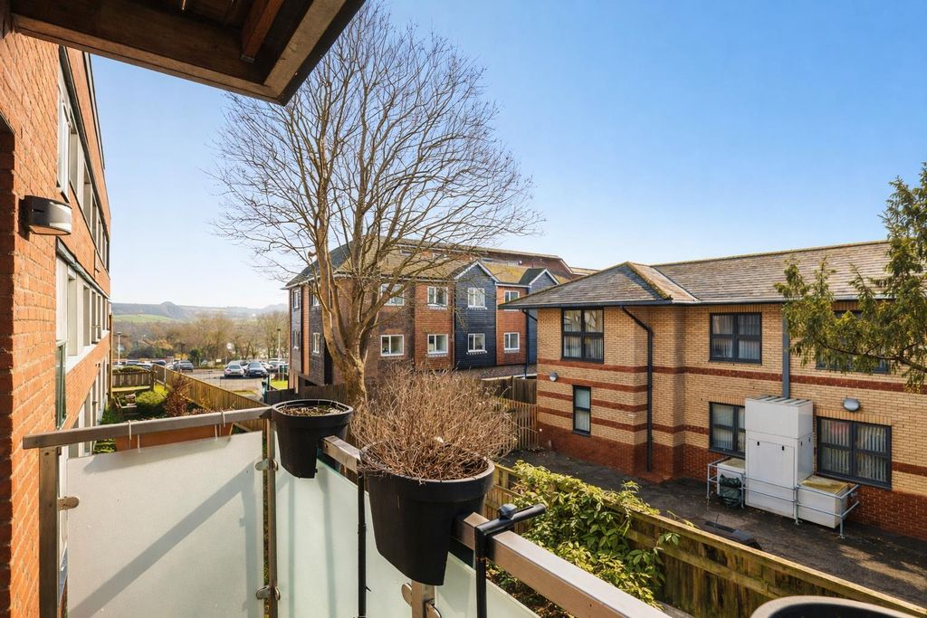 Additional image 14 of 2 bed flat for saleMilton Road, Haywards Heath RH16