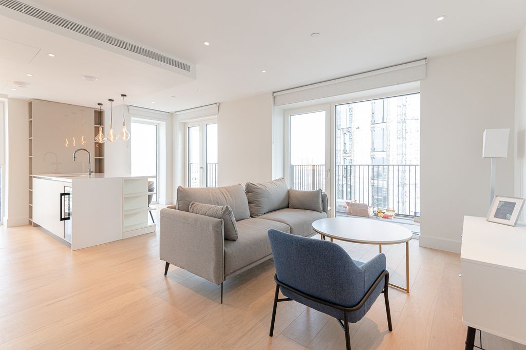 Property photo 1 of 32