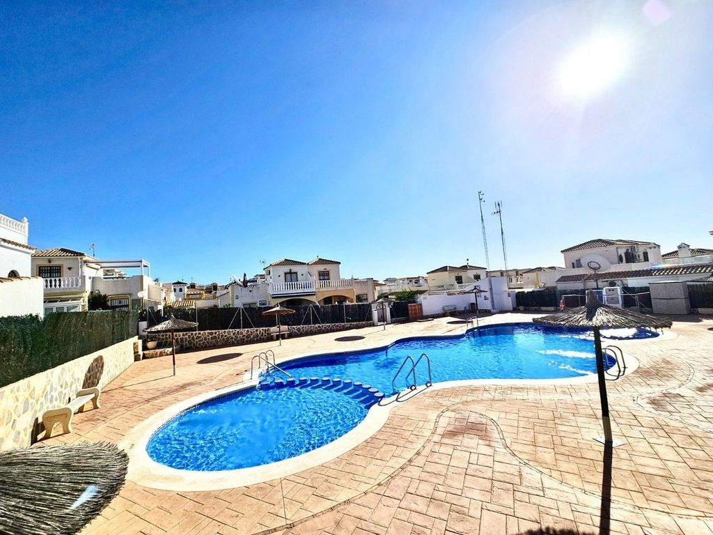 Property photo 2 of 31
