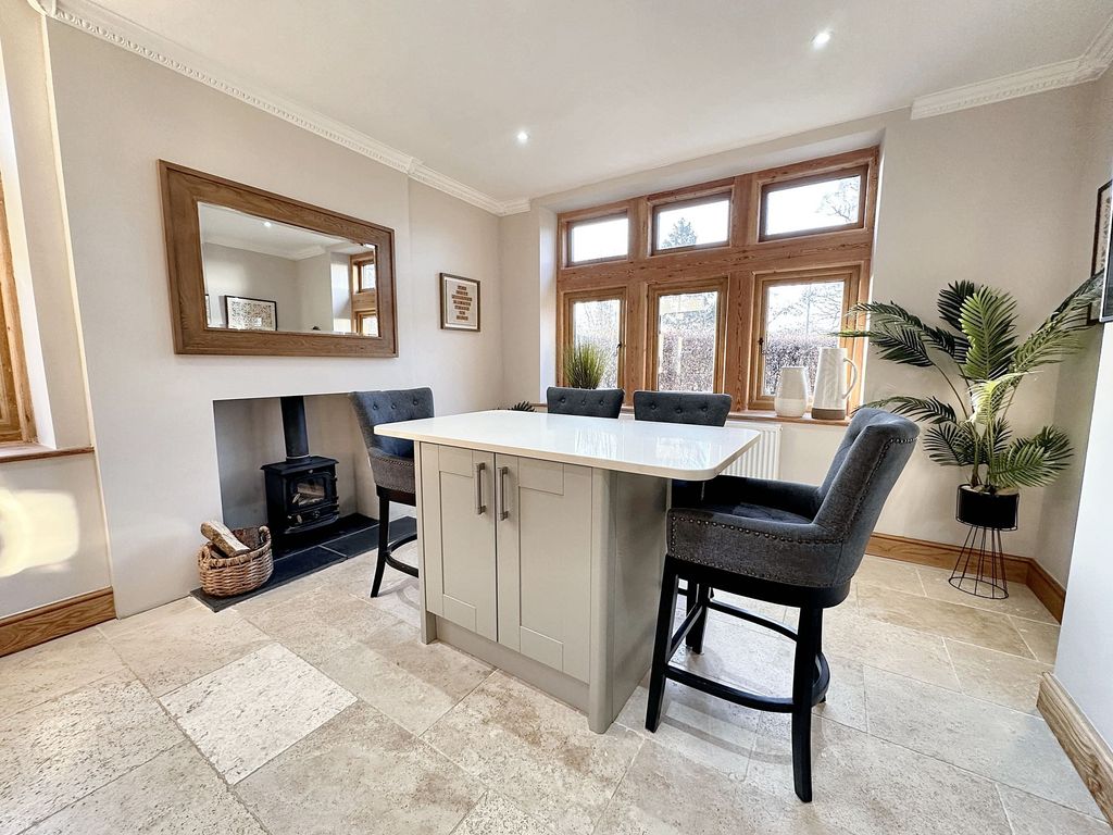 Property photo 2 of 27 Dining Kitchen