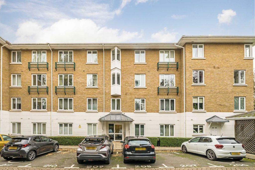 Property photo 1 of 8