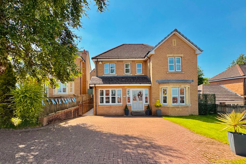 Property photo 1 of 28
