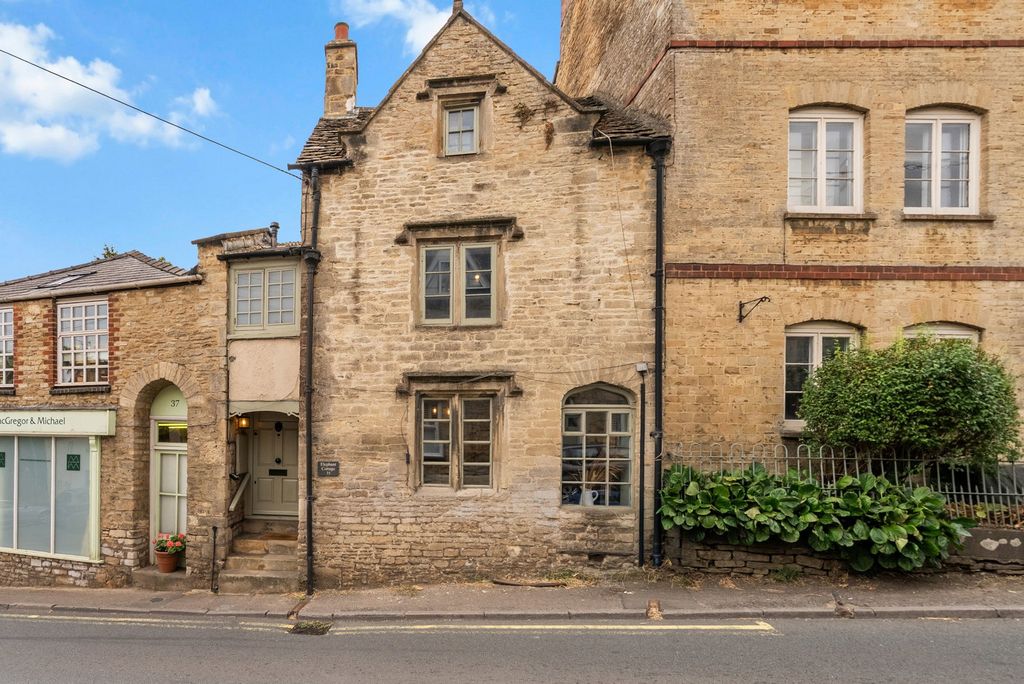 Property photo 1 of 37