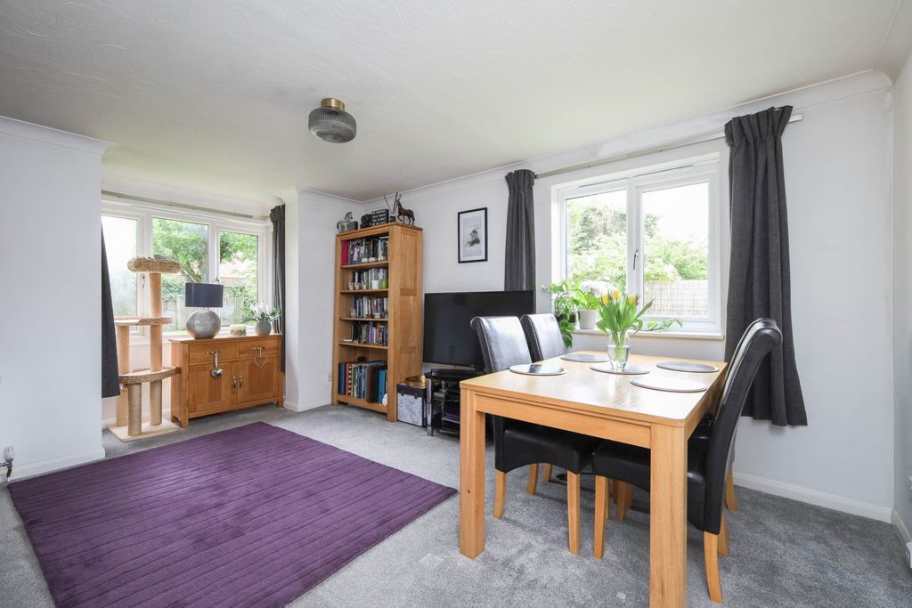 Property photo 2 of 9