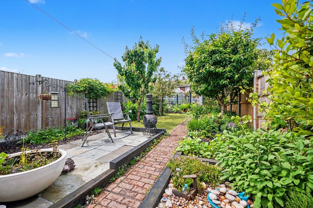 Property photo 2 of 21 4542114