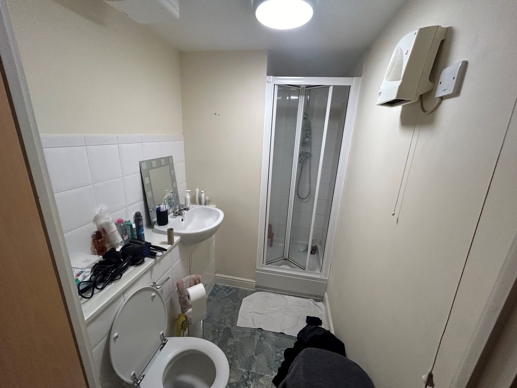 Property photo 3 of 8 En-Suite
