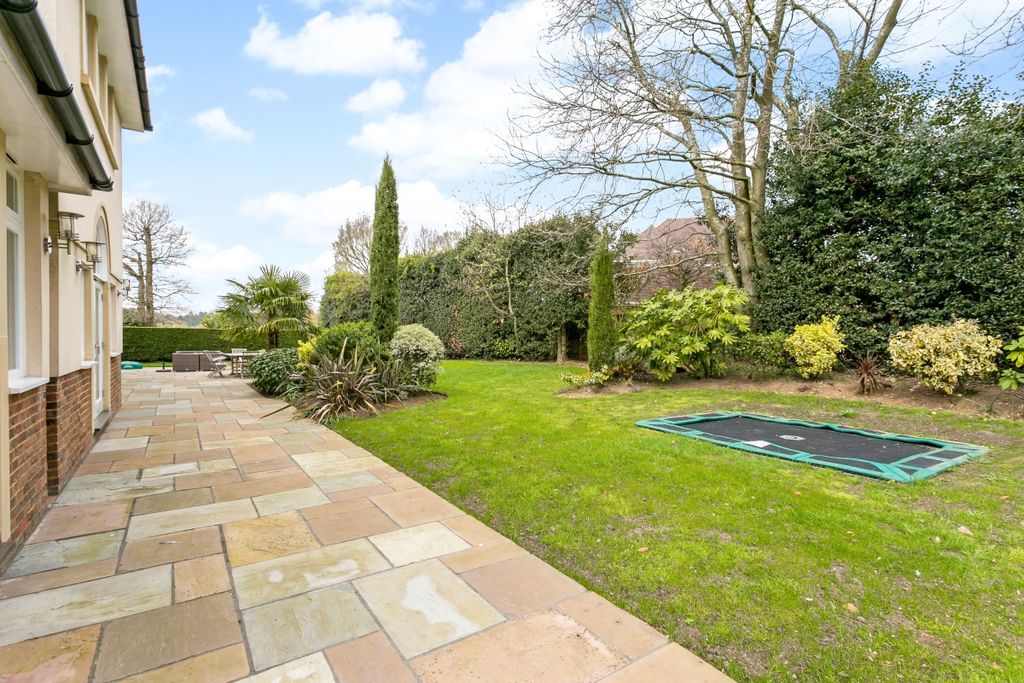 Property photo 3 of 14 Patio &amp; Garden