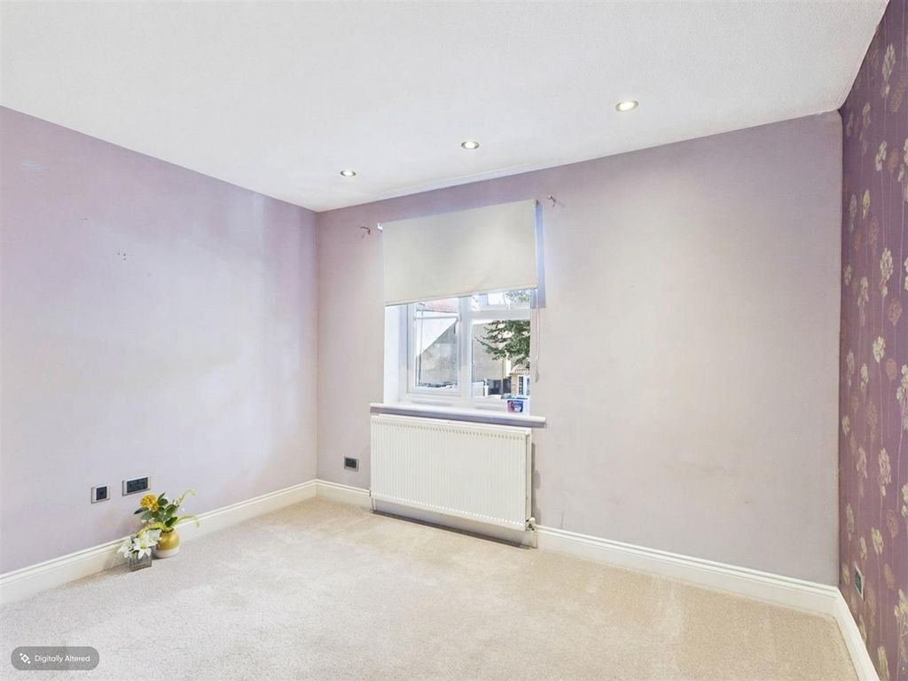 Property photo 2 of 8 Cam03215G0-Pr0122-Still002-001.Jpg