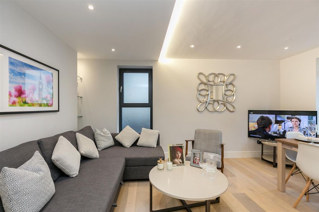 Property photo 3 of 14 Basign Street-4.Jpg