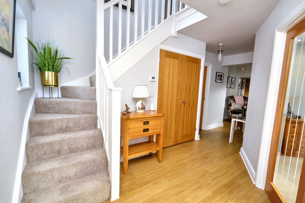 Property photo 2 of 19 Photo 8