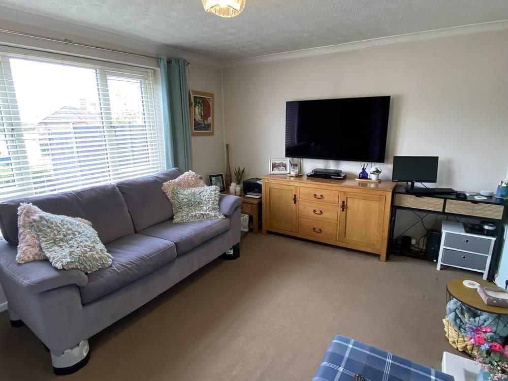 Property photo 3 of 10 Sitting Room.Jpg
