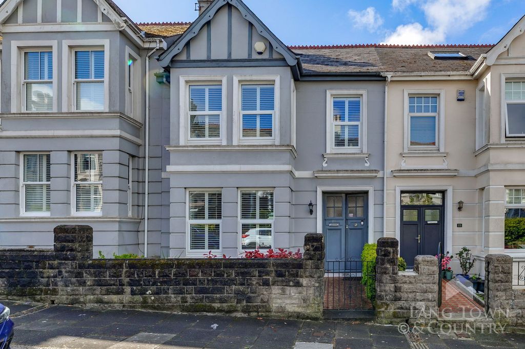 Property photo 1 of 13