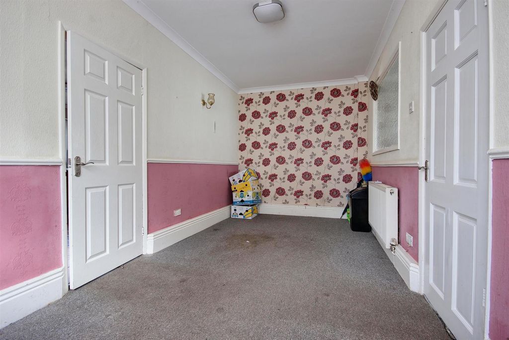 Property photo 3 of 15 Dining Room