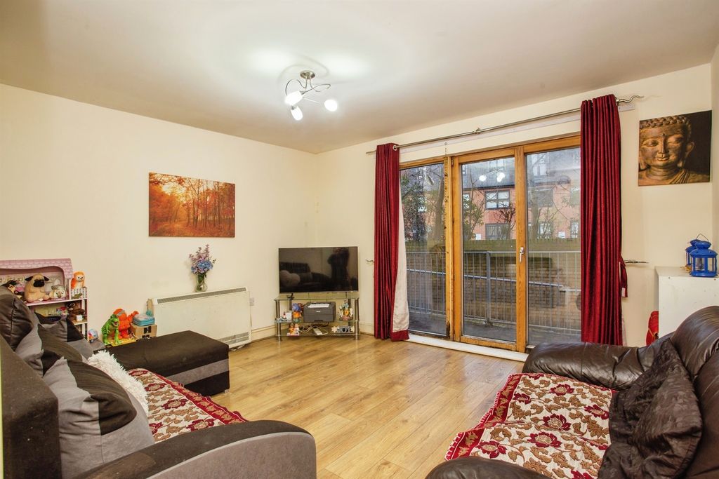 Property photo 2 of 7