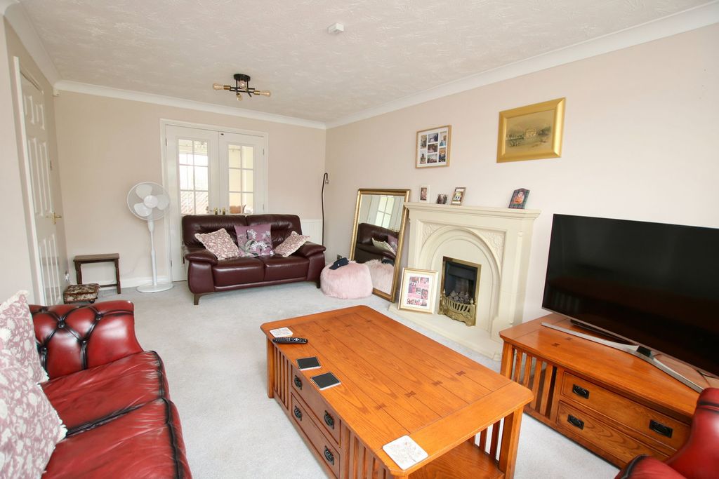 Property photo 2 of 24