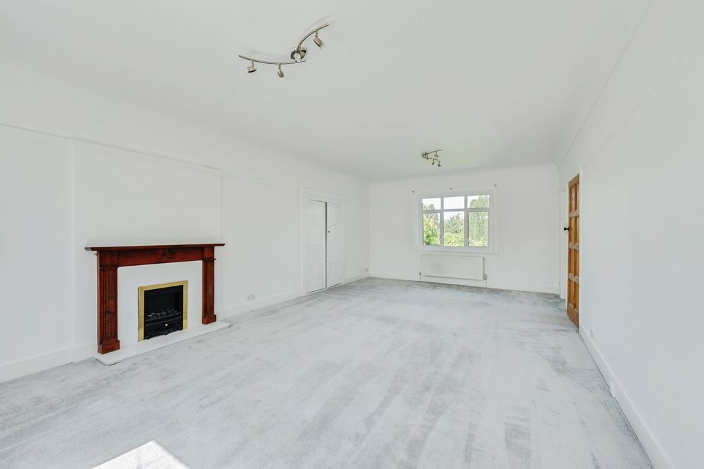 Property photo 2 of 16 Pbox-Img.Jpg