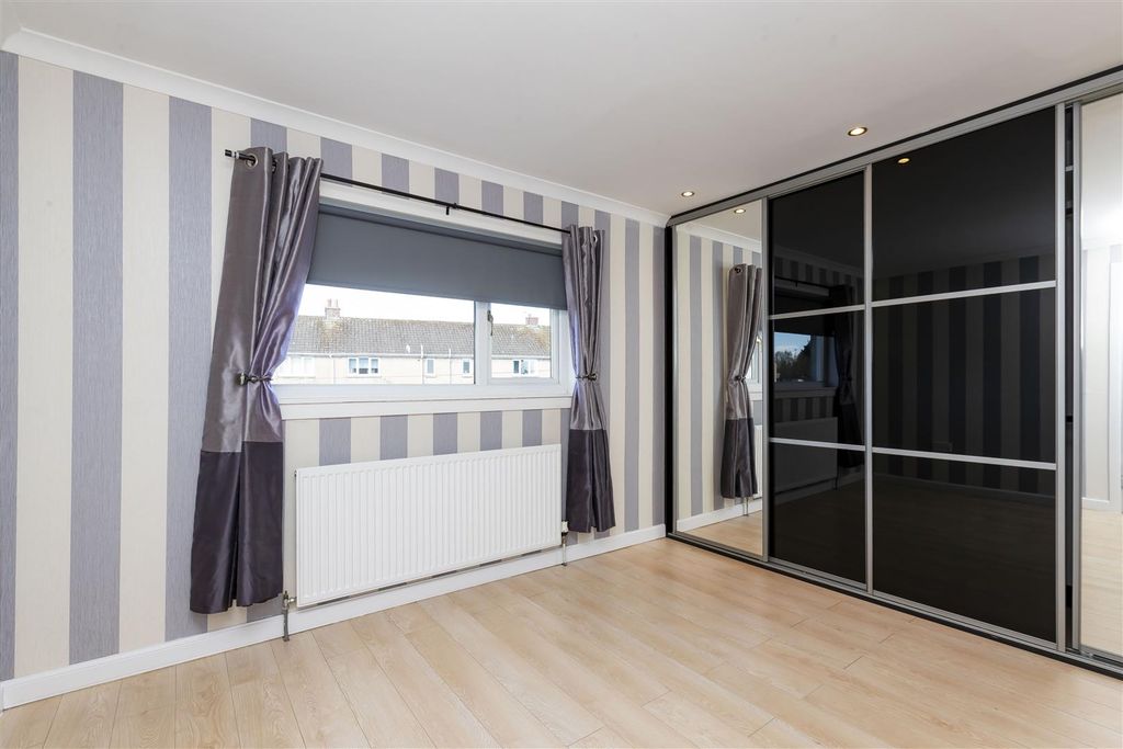 Property photo 3 of 10 32_Afton_View_Kirkintilloch_003.Jpg