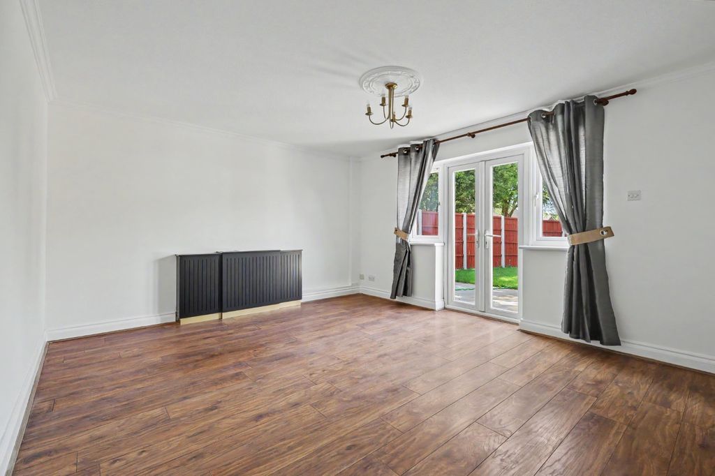 Property photo 2 of 17 5297973