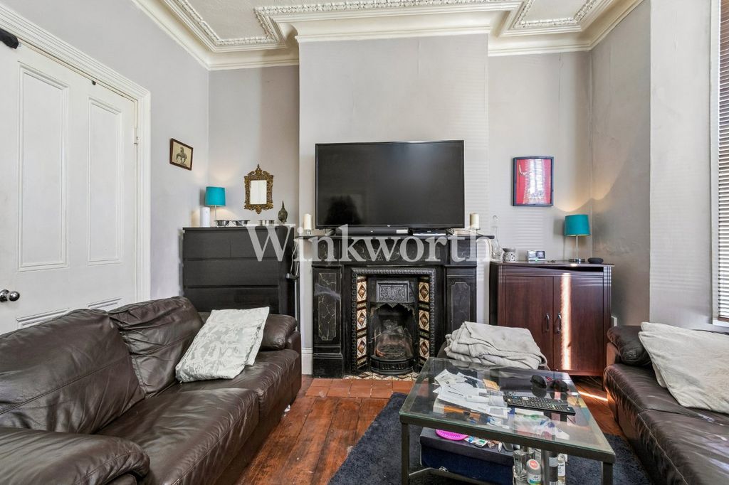 Property photo 3 of 15 Picture No. 06