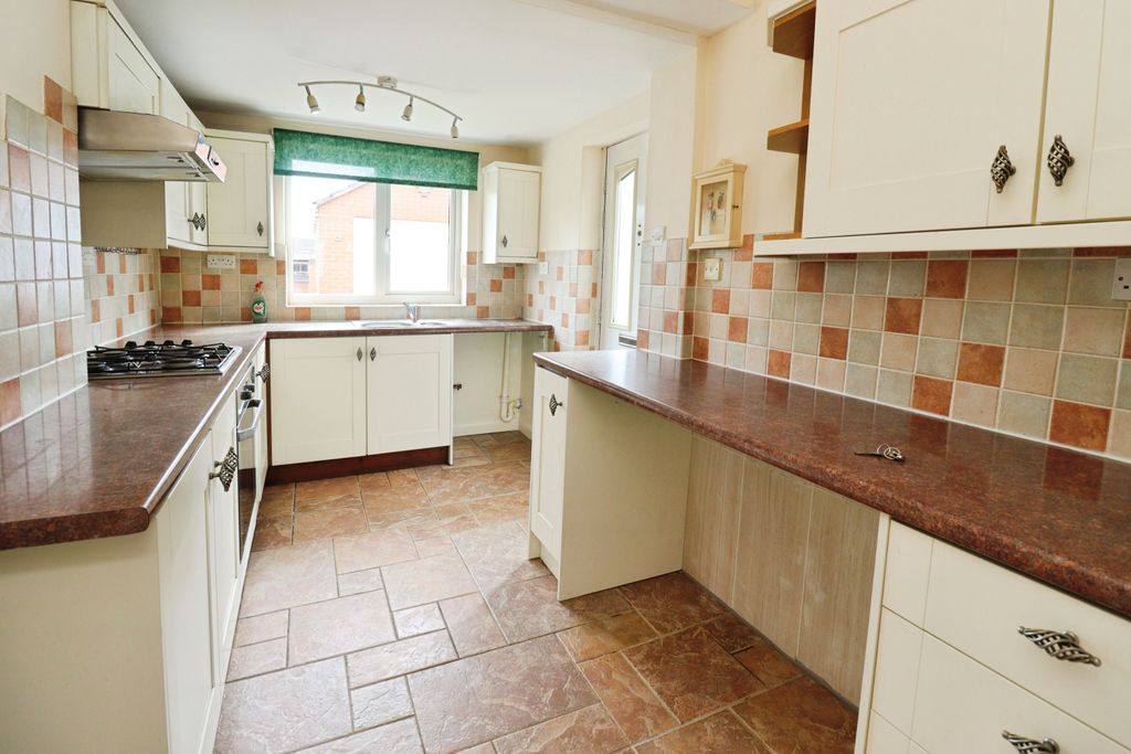 Property photo 3 of 14
