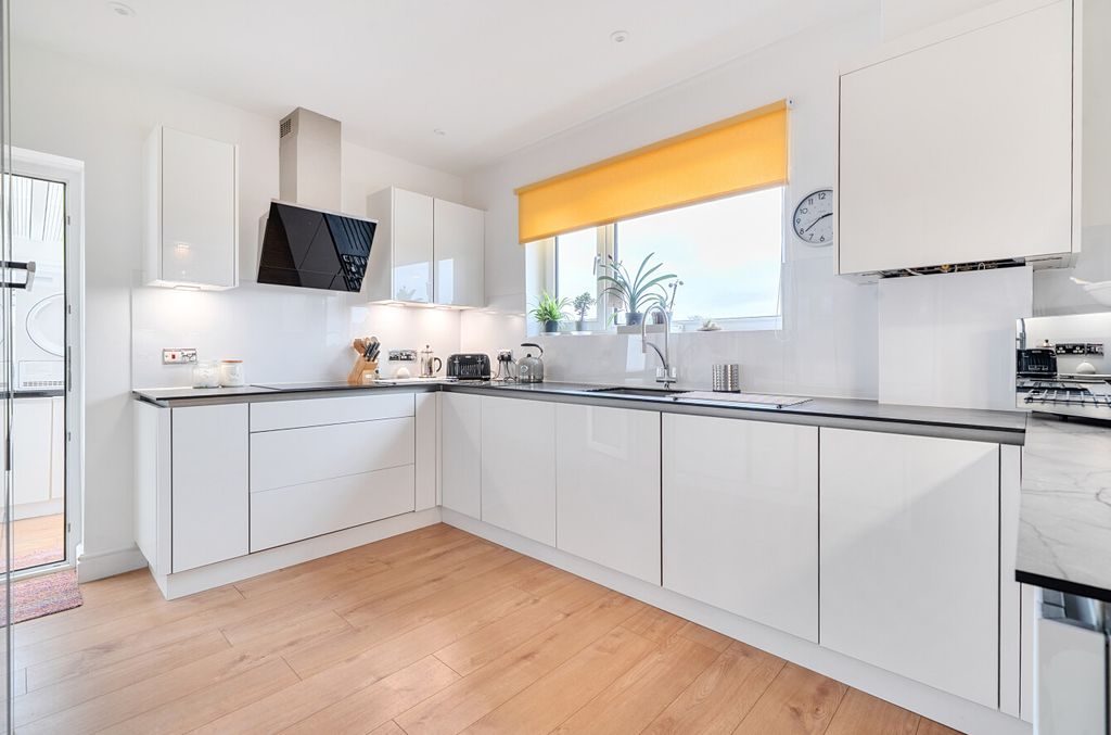 Property photo 3 of 25 1407297-9-6980F2c...