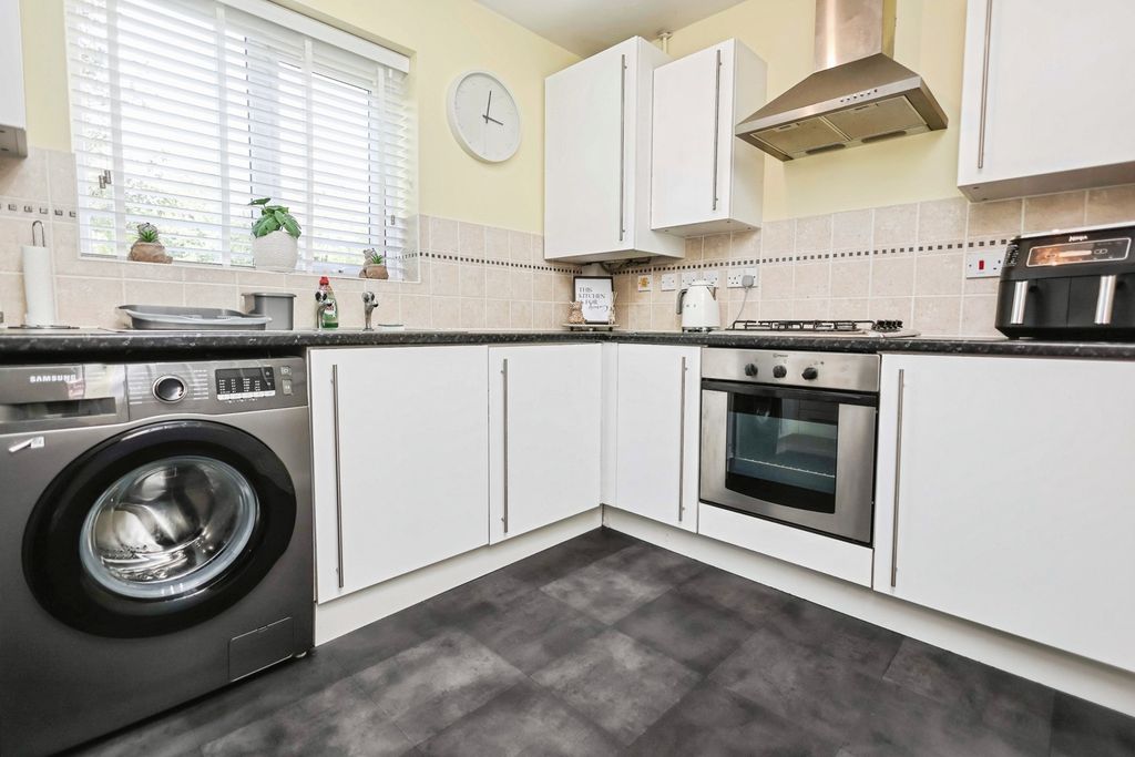 Property photo 3 of 16 Pbox-Img.Jpg