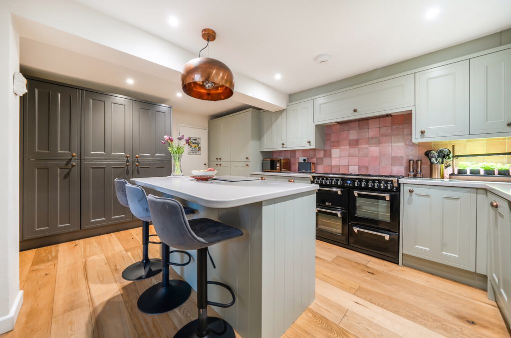 Property photo 3 of 28 Kitchen