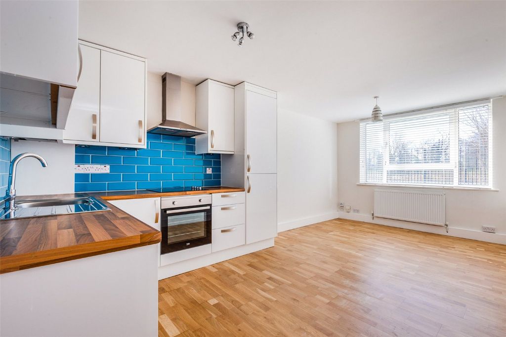 Property photo 1 of 10 Photo 01