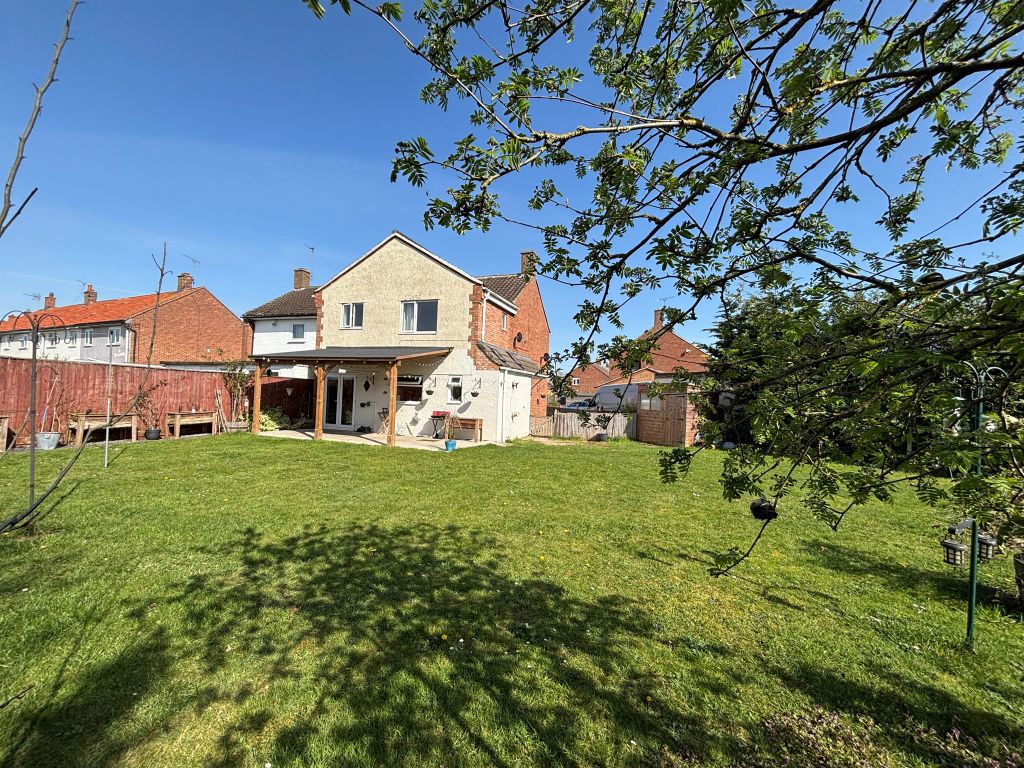 Property photo 2 of 28