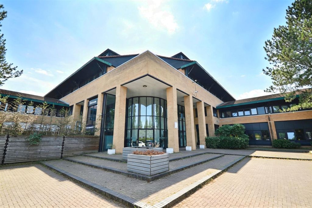 Property photo 1 of 12