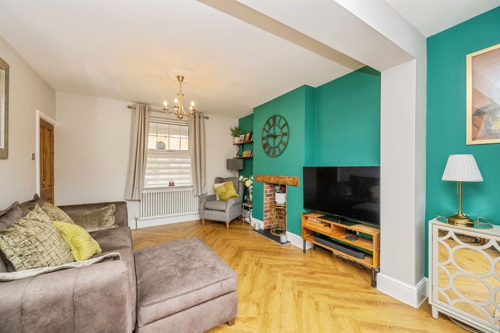 Property photo 3 of 24