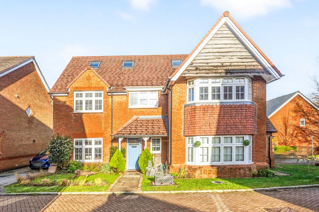 Property photo 1 of 27