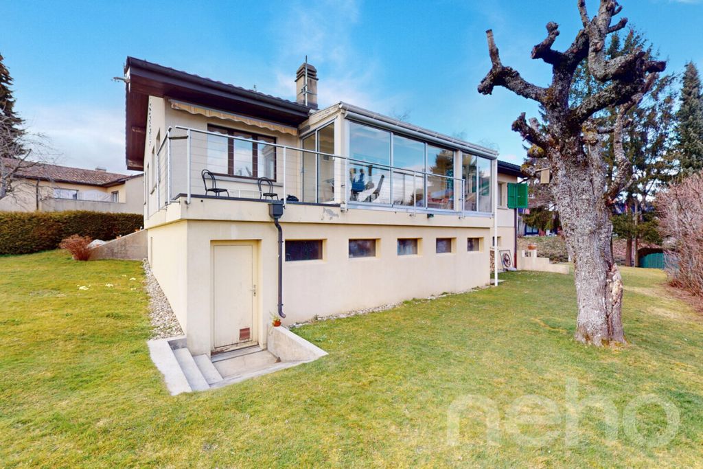 Property photo 2 of 12