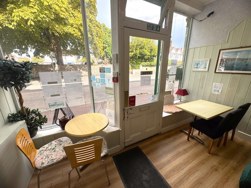 Property photo 3 of 10 Photo 4