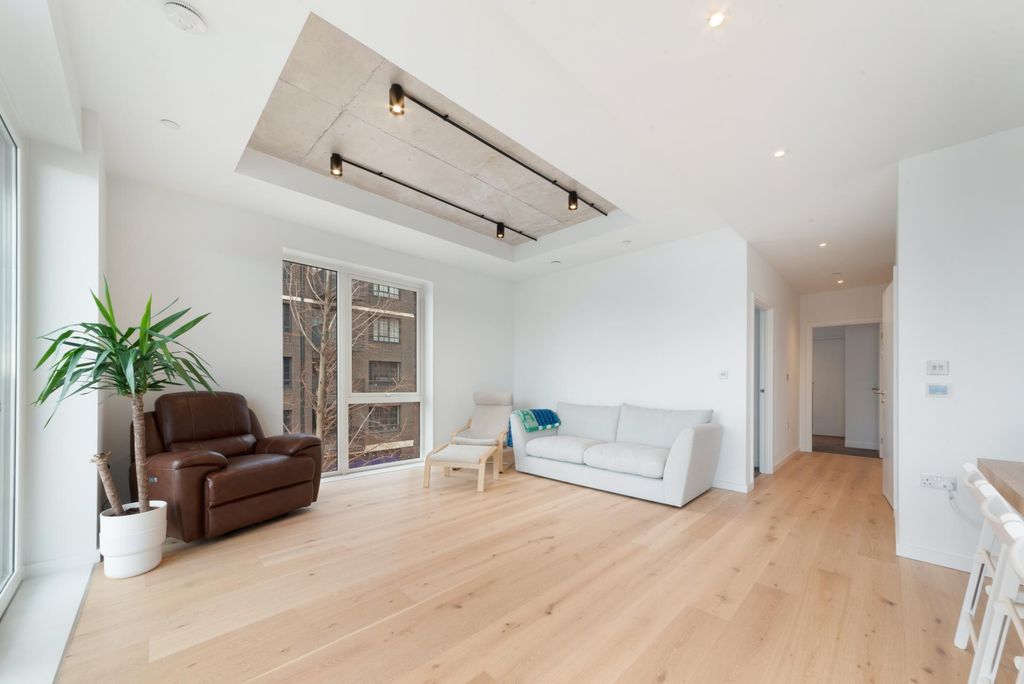 Property photo 2 of 11