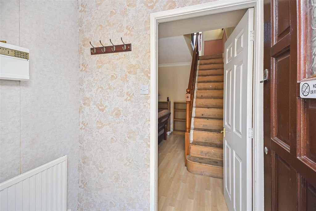 Property photo 2 of 26 1 Fearnham Close Entrance.Jpg