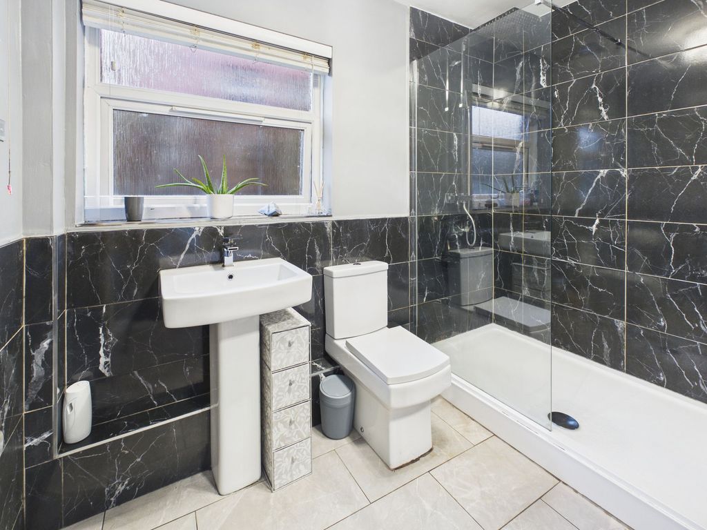 Property photo 3 of 13 Shower Room