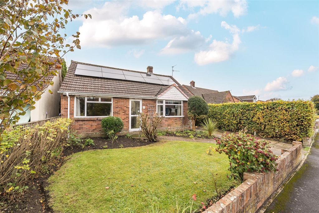 Property photo 1 of 21 Front Aspect