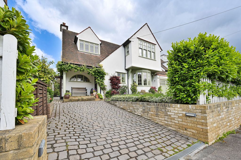 Property photo 1 of 41