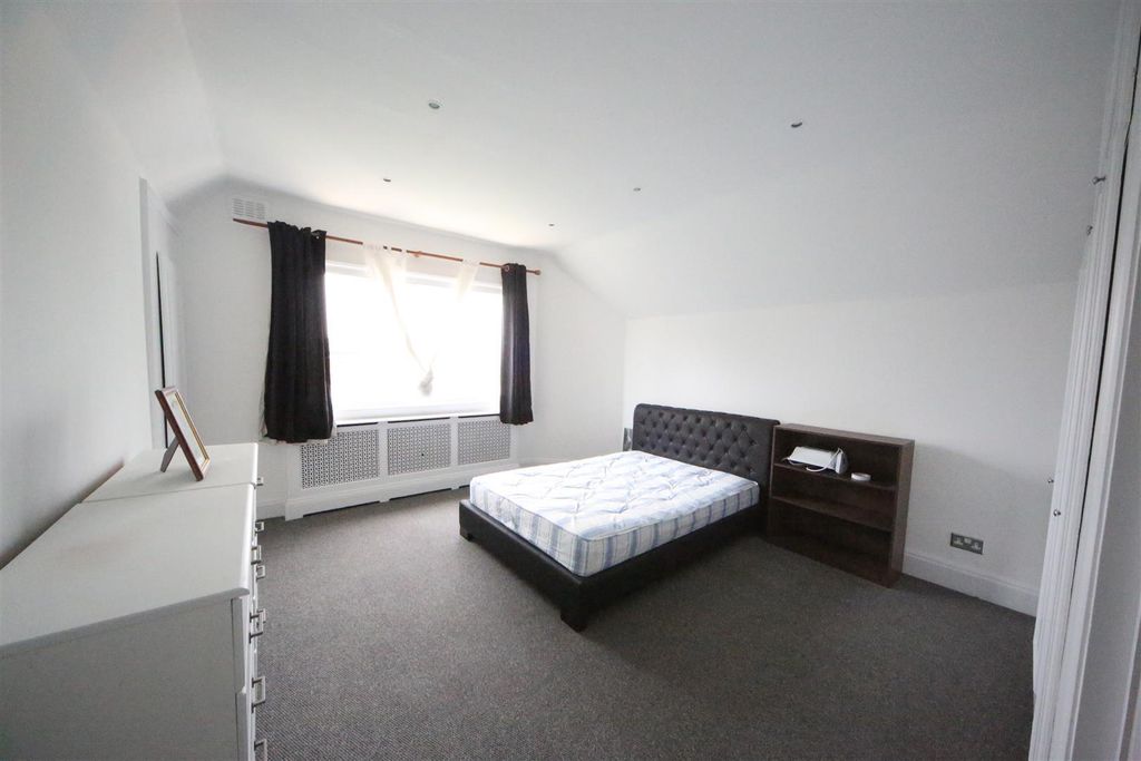 Property photo 2 of 9 5Xvvv_Omoksz-2Asqw8_Za.Jpg
