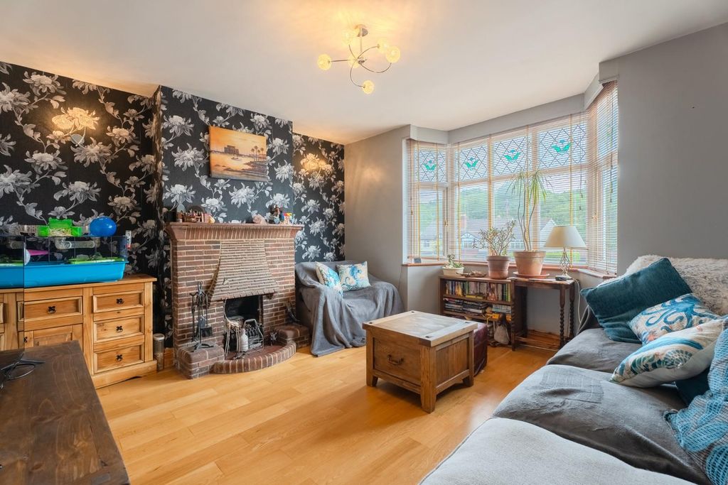 Property photo 2 of 17 Wolverhampton Road-6.Jpg