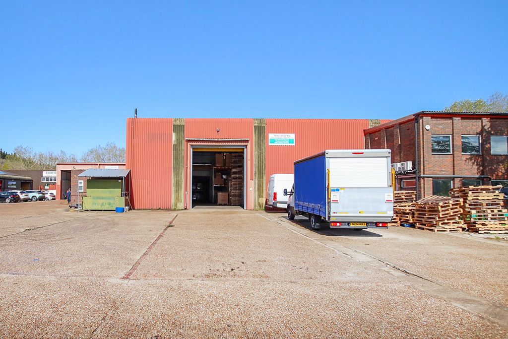 Property photo 2 of 8