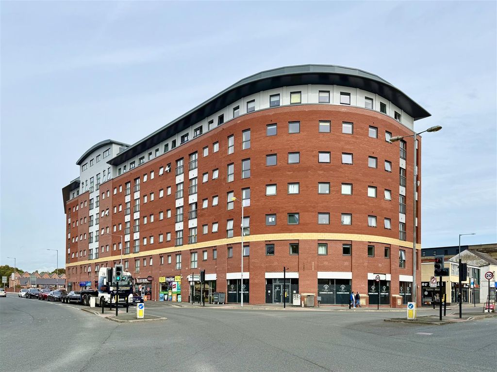 Property photo 1 of 17