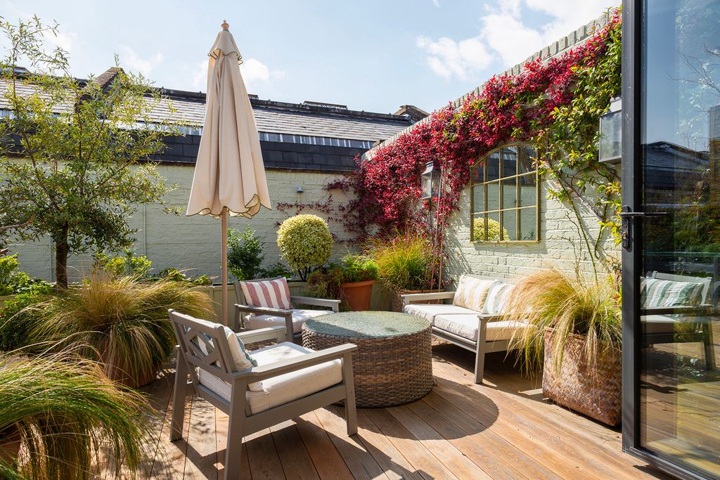 Property photo 1 of 23