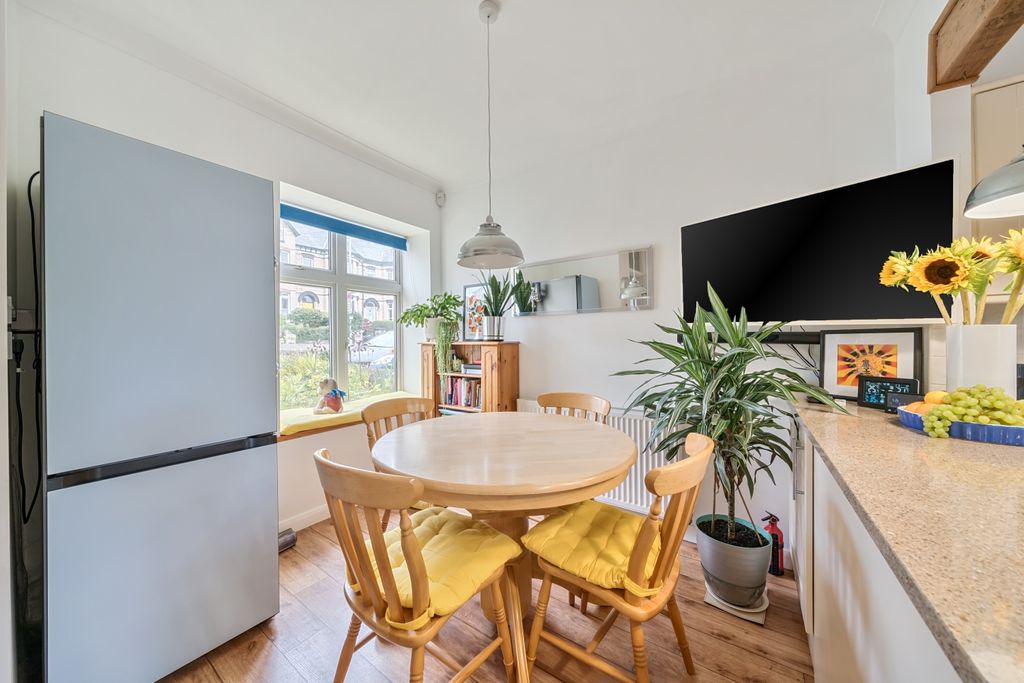 Property photo 3 of 22 1334607-11-6899E136E8320